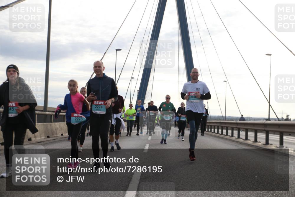 03.10.2024 - Köhlbrandbrückenlauf Jannik Wohlers http://msf.ph/oto/7286195 03.10.2024 09:33:06 Position 1 145, 2273, 2274, 2260, 308 meine-sportfotos.de