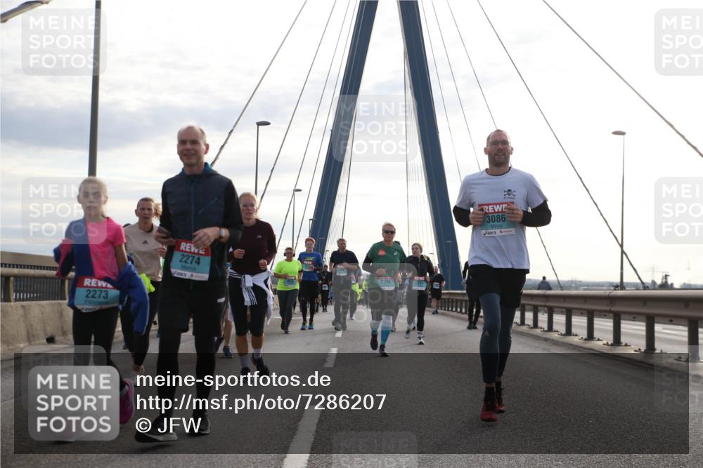 03.10.2024 - Köhlbrandbrückenlauf Jannik Wohlers http://msf.ph/oto/7286207 03.10.2024 09:33:07 Position 1 2273, 2274, 2260, 2201, 3086 meine-sportfotos.de