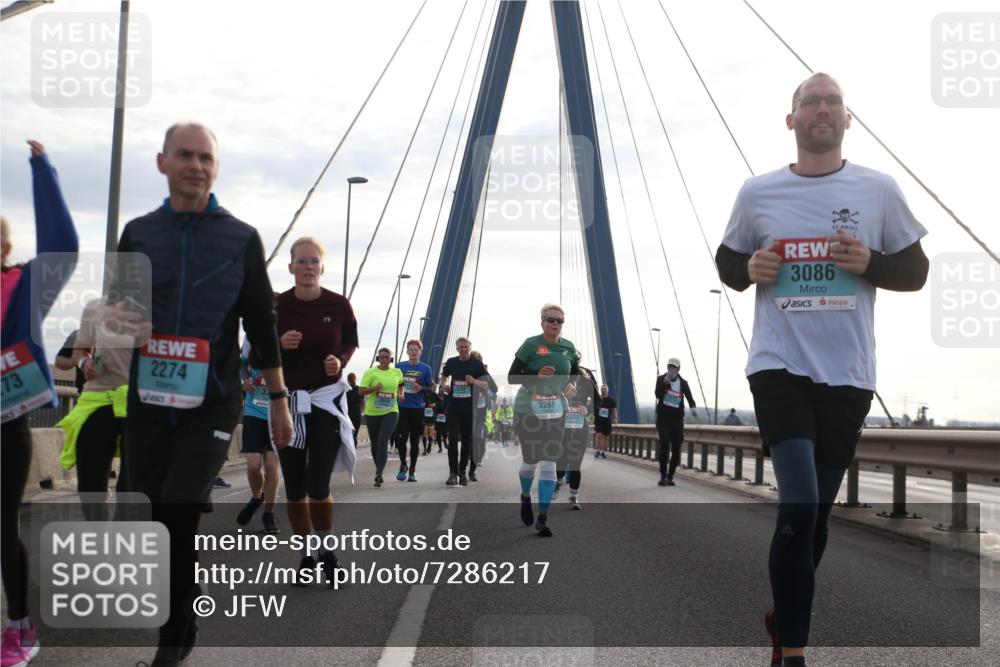 03.10.2024 - Köhlbrandbrückenlauf Jannik Wohlers http://msf.ph/oto/7286217 03.10.2024 09:33:08 Position 1 73, 2274, 2260, 2201, 3086 meine-sportfotos.de