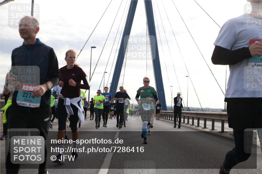 03.10.2024 - Köhlbrandbrückenlauf Jannik Wohlers http://msf.ph/oto/7286416 03.10.2024 09:33:08 Position 1 2274, 2619, 2260 meine-sportfotos.de