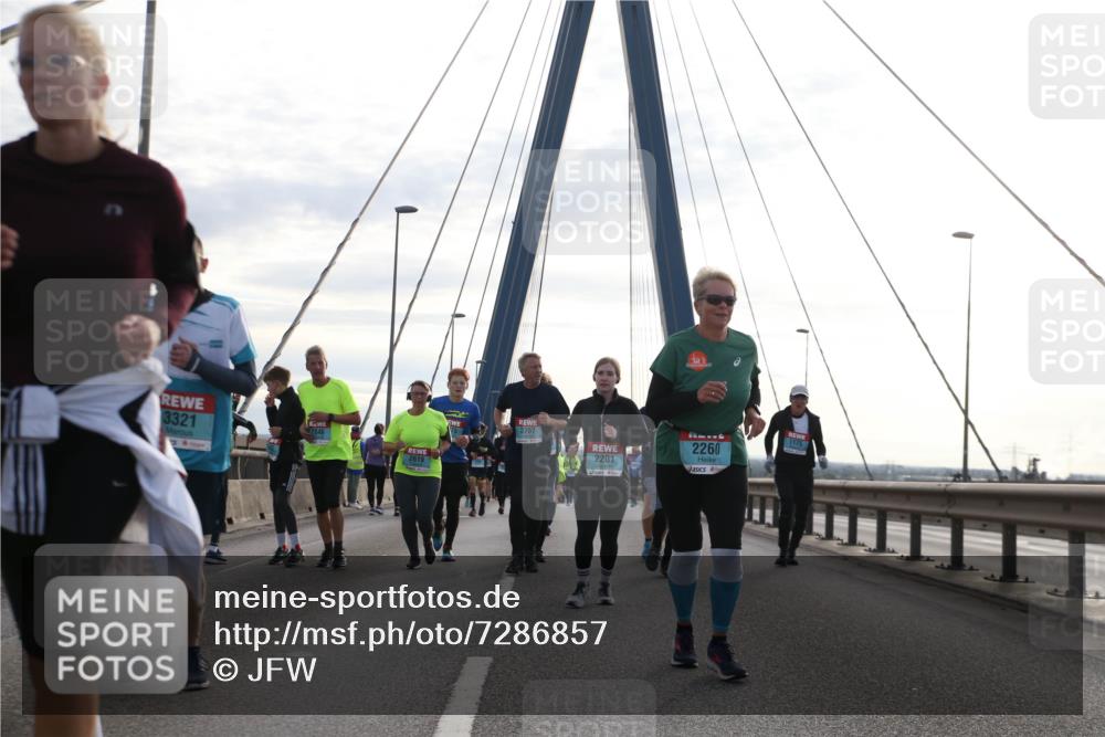 03.10.2024 - Köhlbrandbrückenlauf Jannik Wohlers http://msf.ph/oto/7286857 03.10.2024 09:33:09 Position 1 3321, 2619, 3707, 2201, 2260, 1175 meine-sportfotos.de