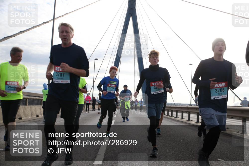 03.10.2024 - Köhlbrandbrückenlauf Jannik Wohlers http://msf.ph/oto/7286929 03.10.2024 09:33:12 Position 1 2646, 3707, 1275, 1663, 37, 3706 meine-sportfotos.de