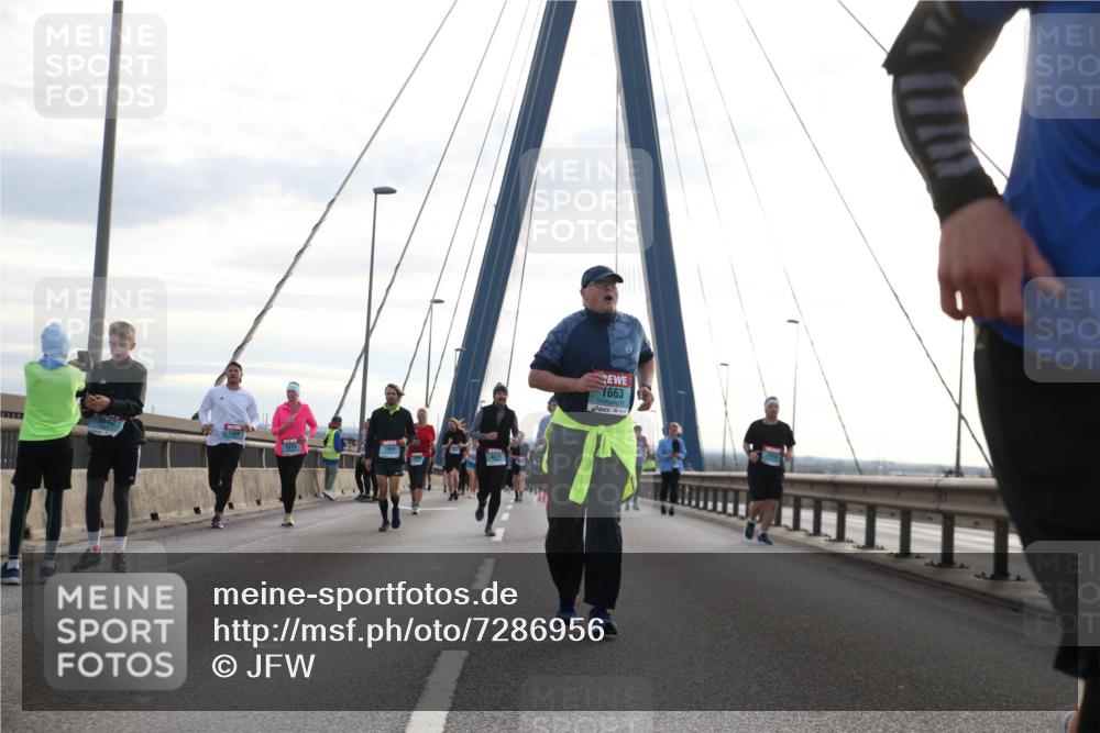 03.10.2024 - Köhlbrandbrückenlauf Jannik Wohlers http://msf.ph/oto/7286956 03.10.2024 09:33:14 Position 1 1663 meine-sportfotos.de