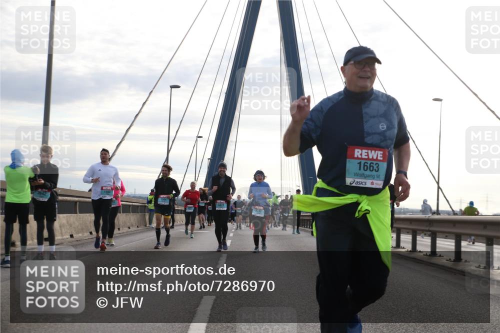 03.10.2024 - Köhlbrandbrückenlauf Jannik Wohlers http://msf.ph/oto/7286970 03.10.2024 09:33:16 Position 1 1584, 3376, 3377, 1663 meine-sportfotos.de