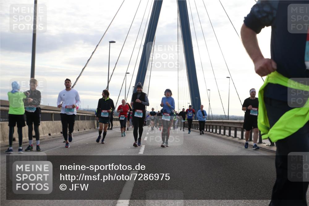 03.10.2024 - Köhlbrandbrückenlauf Jannik Wohlers http://msf.ph/oto/7286975 03.10.2024 09:33:16 Position 1 3376, 3377, 1584, 1564, 2855 meine-sportfotos.de