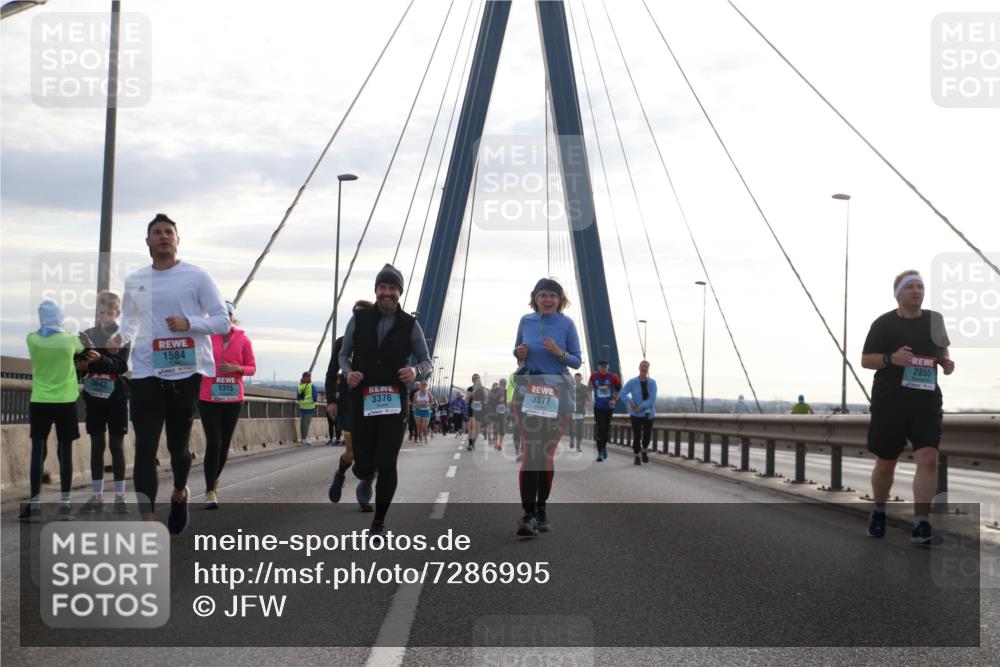 03.10.2024 - Köhlbrandbrückenlauf Jannik Wohlers http://msf.ph/oto/7286995 03.10.2024 09:33:17 Position 1 1584, 1315, 3376, 3377, 2855 meine-sportfotos.de