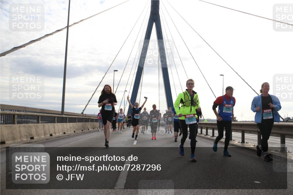 03.10.2024 - Köhlbrandbrückenlauf Jannik Wohlers http://msf.ph/oto/7287296 03.10.2024 09:33:24 Position 1 3271, 3537, 3362, 2946 meine-sportfotos.de