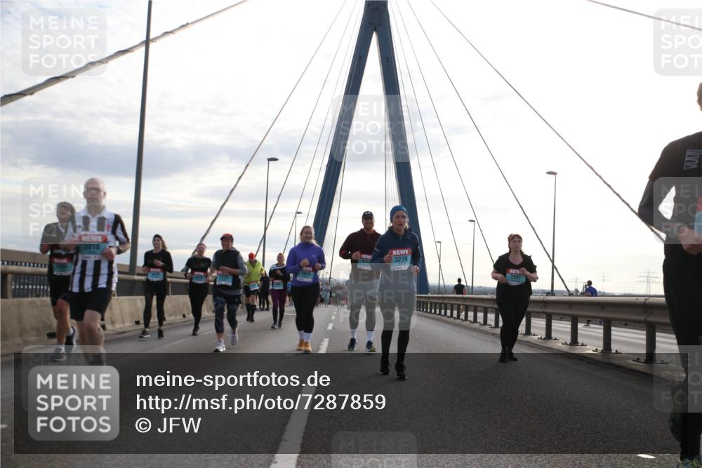 03.10.2024 - Köhlbrandbrückenlauf Jannik Wohlers http://msf.ph/oto/7287859 03.10.2024 09:33:32 Position 1 3276, 3018, 356, 2591 meine-sportfotos.de
