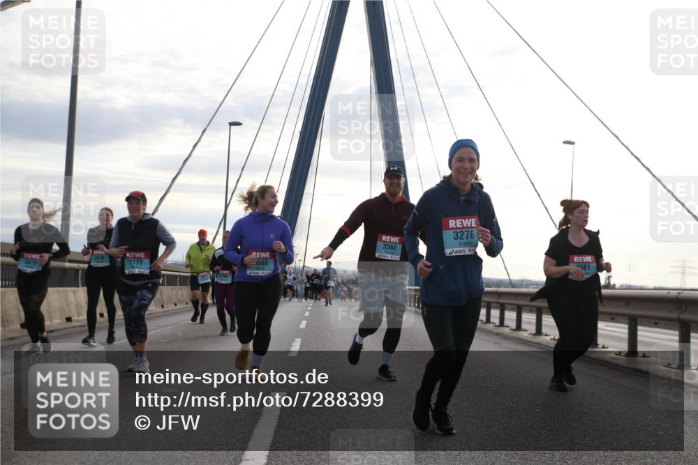 03.10.2024 - Köhlbrandbrückenlauf Jannik Wohlers http://msf.ph/oto/7288399 03.10.2024 09:33:33 Position 1 3476, 3478, 2177, 2917, 3104, 649, 3568, 3276, 2591 meine-sportfotos.de