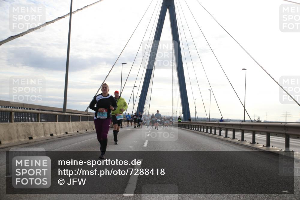 03.10.2024 - Köhlbrandbrückenlauf Jannik Wohlers http://msf.ph/oto/7288418 03.10.2024 09:33:36 Position 1 3104 meine-sportfotos.de