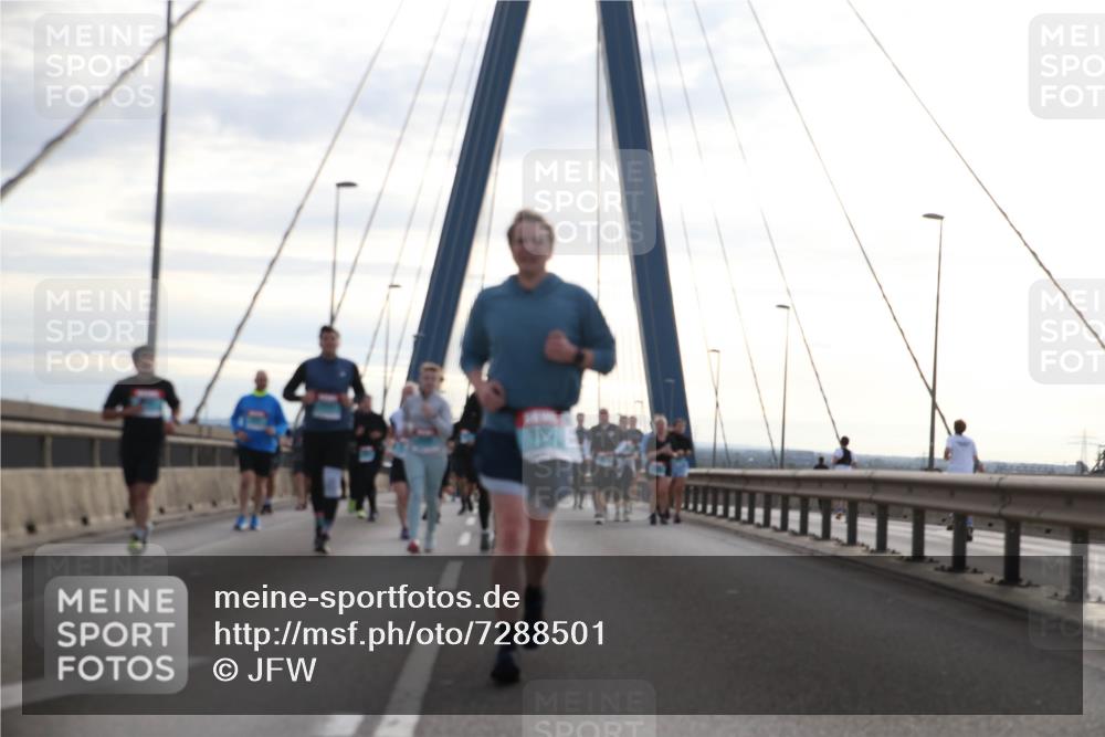 03.10.2024 - Köhlbrandbrückenlauf Jannik Wohlers http://msf.ph/oto/7288501 03.10.2024 09:33:47 Position 1  meine-sportfotos.de