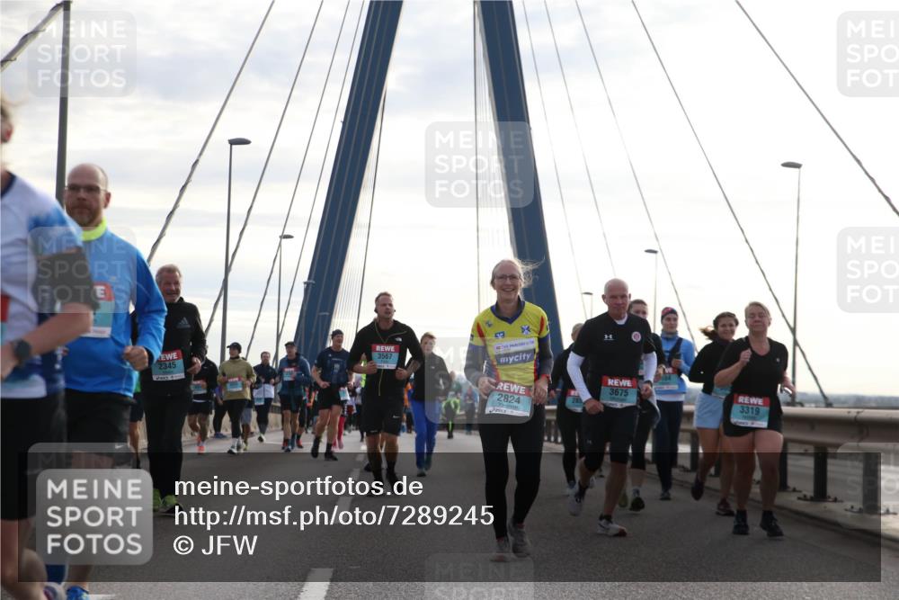 03.10.2024 - Köhlbrandbrückenlauf Jannik Wohlers http://msf.ph/oto/7289245 03.10.2024 09:33:53 Position 1 2345, 3567, 2824, 11, 3675, 3319 meine-sportfotos.de