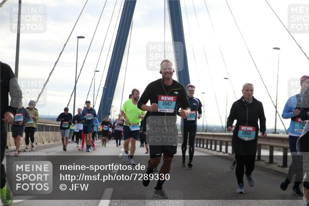 03.10.2024 - Köhlbrandbrückenlauf Jannik Wohlers http://msf.ph/oto/7289330 03.10.2024 09:33:56 Position 1 3022, 3705, 3108, 3074, 3567, 3325, 2852, 29 meine-sportfotos.de
