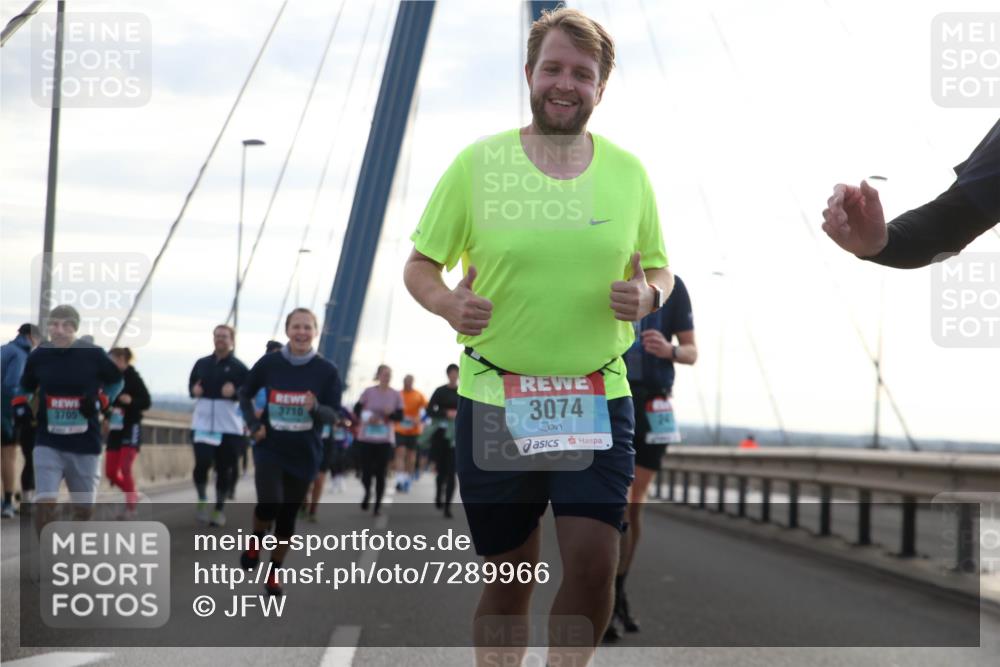 03.10.2024 - Köhlbrandbrückenlauf Jannik Wohlers http://msf.ph/oto/7289966 03.10.2024 09:34:00 Position 1 3705, 3710, 3074 meine-sportfotos.de