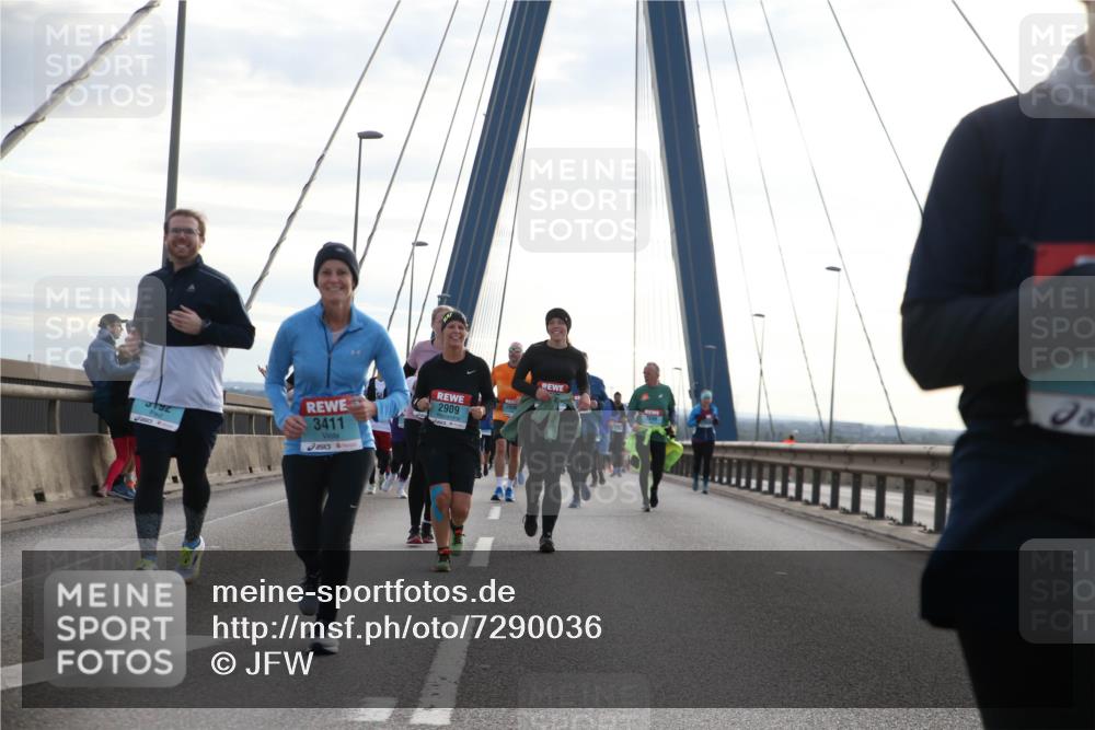 03.10.2024 - Köhlbrandbrückenlauf Jannik Wohlers http://msf.ph/oto/7290036 03.10.2024 09:34:03 Position 1 3192, 3411, 2909 meine-sportfotos.de