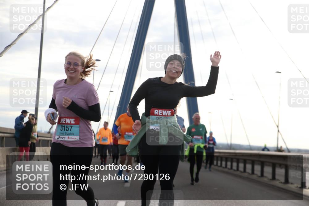 03.10.2024 - Köhlbrandbrückenlauf Jannik Wohlers http://msf.ph/oto/7290126 03.10.2024 09:34:07 Position 1 3157, 257, 2996 meine-sportfotos.de