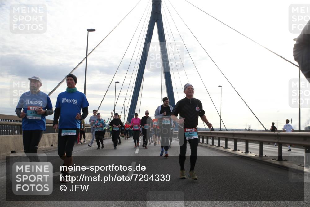 03.10.2024 - Köhlbrandbrückenlauf Jannik Wohlers http://msf.ph/oto/7294339 03.10.2024 09:34:16 Position 1 329, 3716, 1426 meine-sportfotos.de