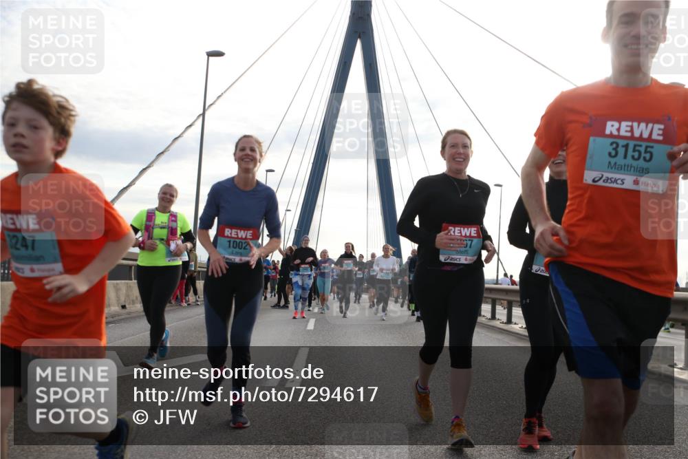 03.10.2024 - Köhlbrandbrückenlauf Jannik Wohlers http://msf.ph/oto/7294617 03.10.2024 09:34:23 Position 1 1247, 1002, 3155 meine-sportfotos.de