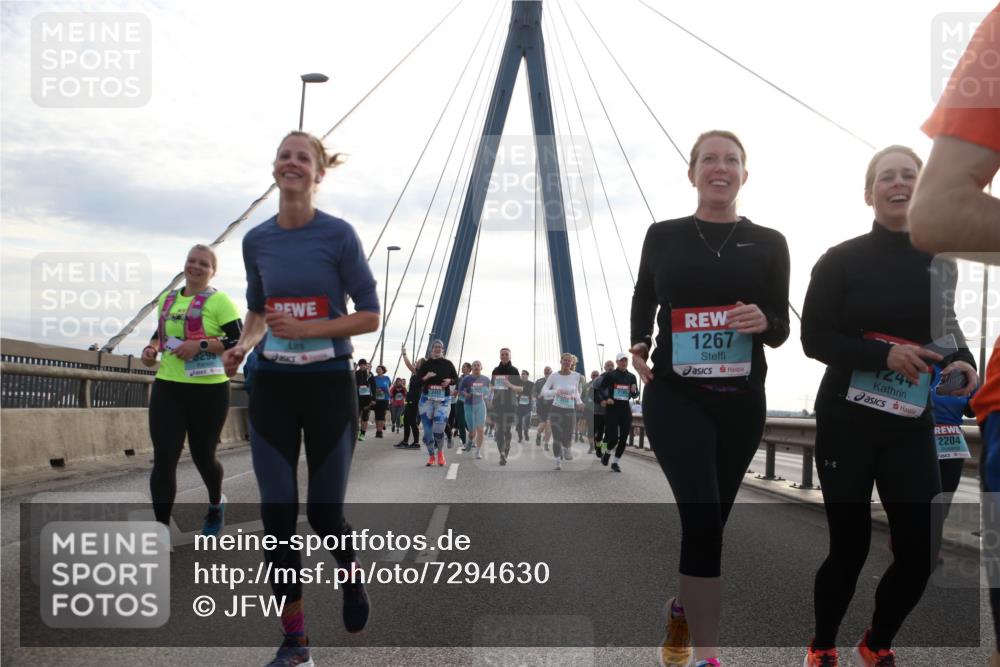 03.10.2024 - Köhlbrandbrückenlauf Jannik Wohlers http://msf.ph/oto/7294630 03.10.2024 09:34:23 Position 1 3290, 1267, 1244, 2204 meine-sportfotos.de