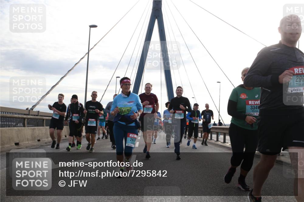 03.10.2024 - Köhlbrandbrückenlauf Jannik Wohlers http://msf.ph/oto/7295842 03.10.2024 09:34:30 Position 1 3407, 3439, 2181, 2442, 2444, 267, 299, 334 meine-sportfotos.de