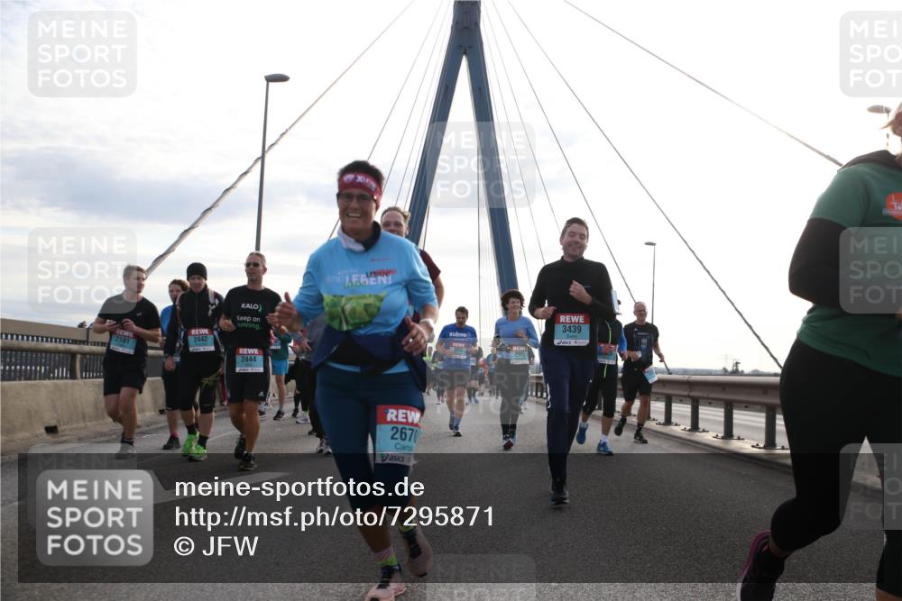 03.10.2024 - Köhlbrandbrückenlauf Jannik Wohlers http://msf.ph/oto/7295871 03.10.2024 09:34:31 Position 1 2181, 2442, 2444, 2670, 3439 meine-sportfotos.de