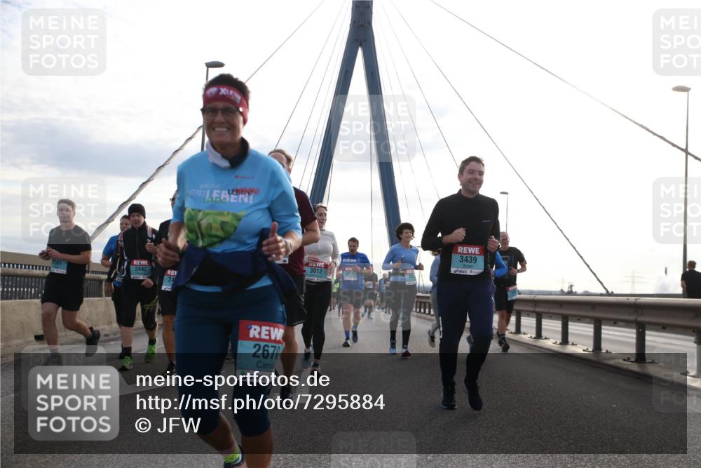 03.10.2024 - Köhlbrandbrückenlauf Jannik Wohlers http://msf.ph/oto/7295884 03.10.2024 09:34:31 Position 1 2181, 2442, 24, 2670, 3078, 3439, 3012 meine-sportfotos.de
