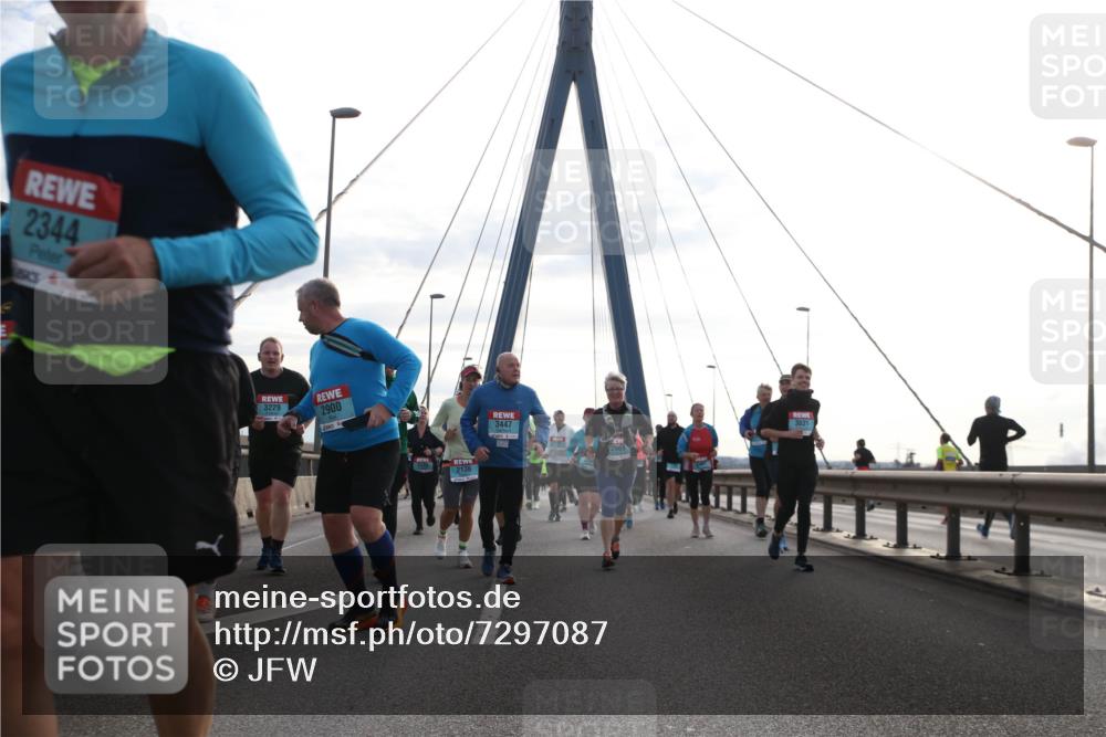 03.10.2024 - Köhlbrandbrückenlauf Jannik Wohlers http://msf.ph/oto/7297087 03.10.2024 09:34:40 Position 1 2344, 3229, 2900, 2136, 3031, 3447 meine-sportfotos.de