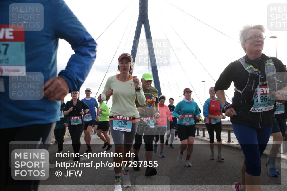 03.10.2024 - Köhlbrandbrückenlauf Jannik Wohlers http://msf.ph/oto/7297855 03.10.2024 09:34:43 Position 1 7, 2729, 2711, 2136, 146, 2168, 298, 969, 315 meine-sportfotos.de