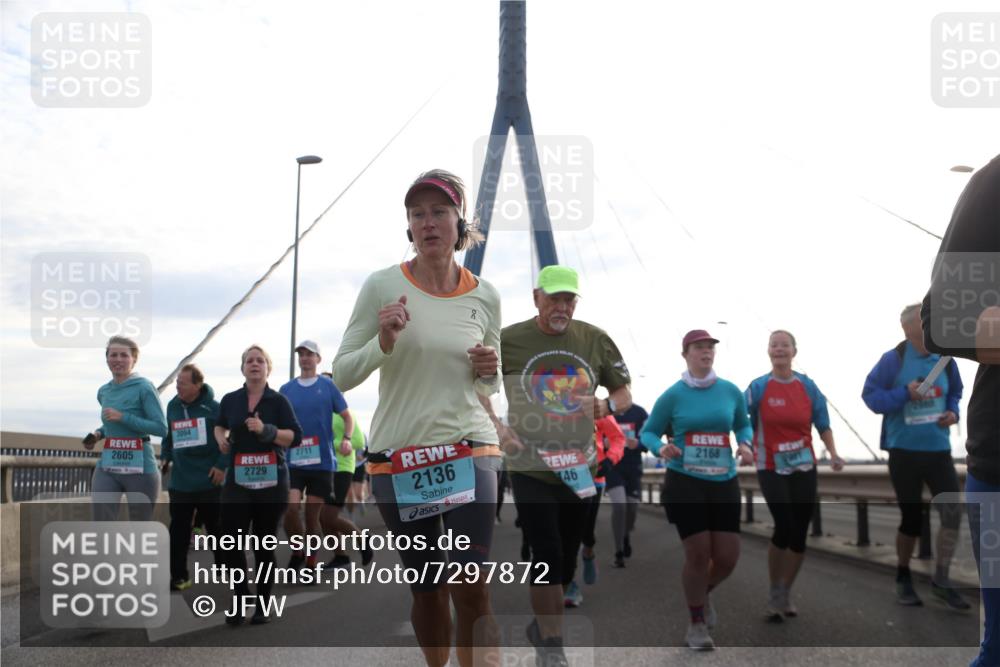 03.10.2024 - Köhlbrandbrückenlauf Jannik Wohlers http://msf.ph/oto/7297872 03.10.2024 09:34:43 Position 1 2605, 3094, 2711, 2729, 2136, 146, 2168 meine-sportfotos.de