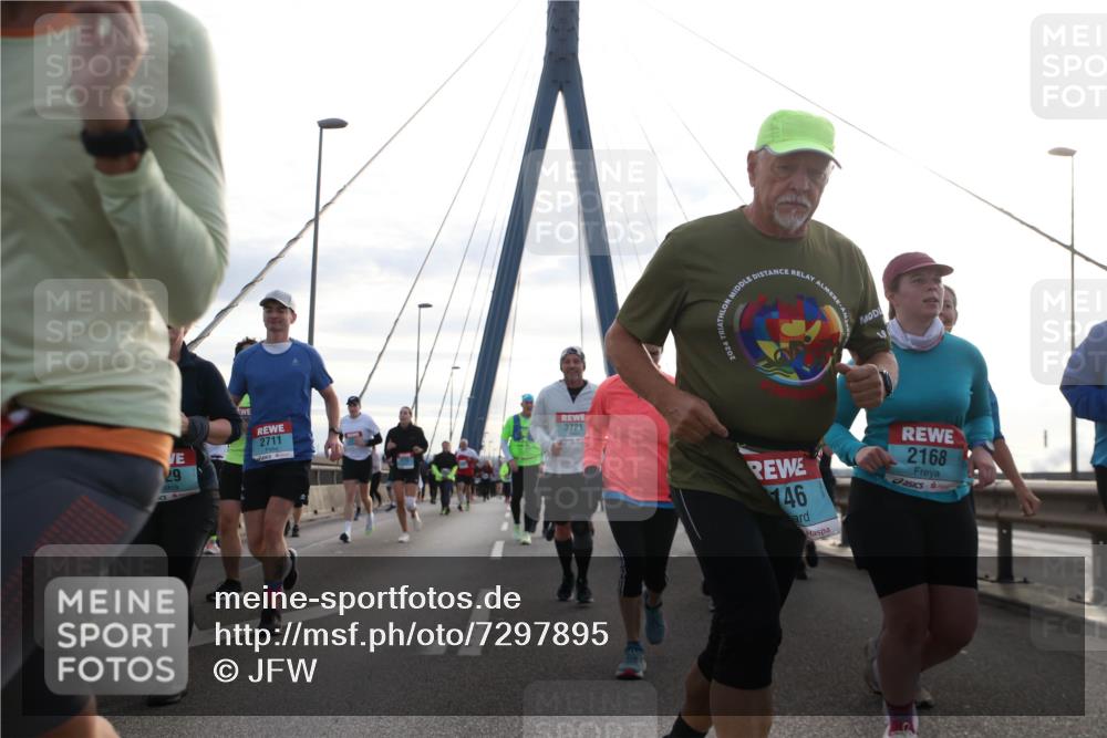 03.10.2024 - Köhlbrandbrückenlauf Jannik Wohlers http://msf.ph/oto/7297895 03.10.2024 09:34:44 Position 1 29, 2711, 3721, 2024, 146, 2168 meine-sportfotos.de