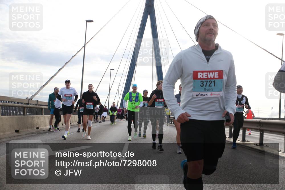 03.10.2024 - Köhlbrandbrückenlauf Jannik Wohlers http://msf.ph/oto/7298008 03.10.2024 09:34:46 Position 1 3726, 3725, 1257, 3730, 3721, 3303 meine-sportfotos.de