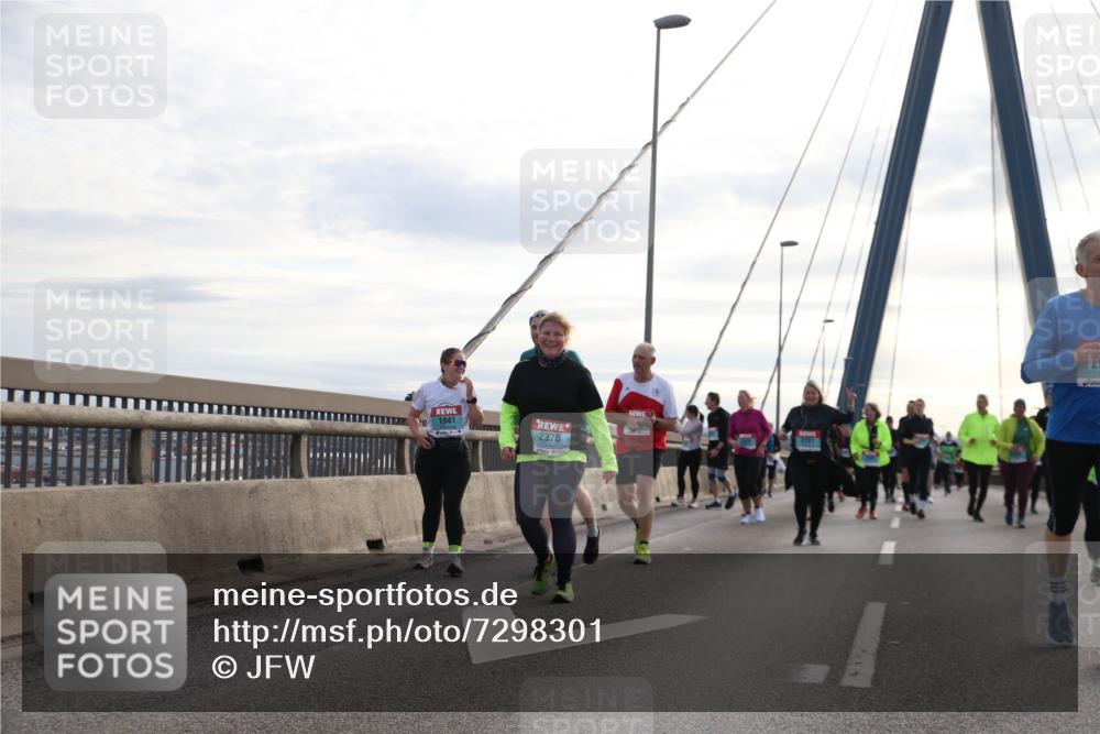 03.10.2024 - Köhlbrandbrückenlauf Jannik Wohlers http://msf.ph/oto/7298301 03.10.2024 09:34:53 Position 1 1941, 2378 meine-sportfotos.de