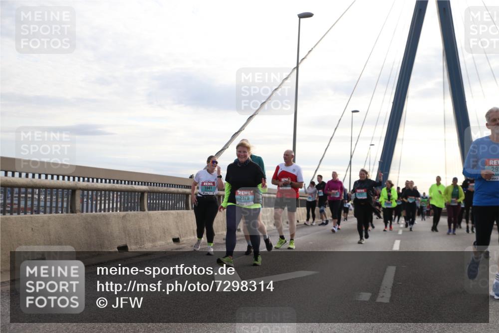 03.10.2024 - Köhlbrandbrückenlauf Jannik Wohlers http://msf.ph/oto/7298314 03.10.2024 09:34:53 Position 1 2378 meine-sportfotos.de
