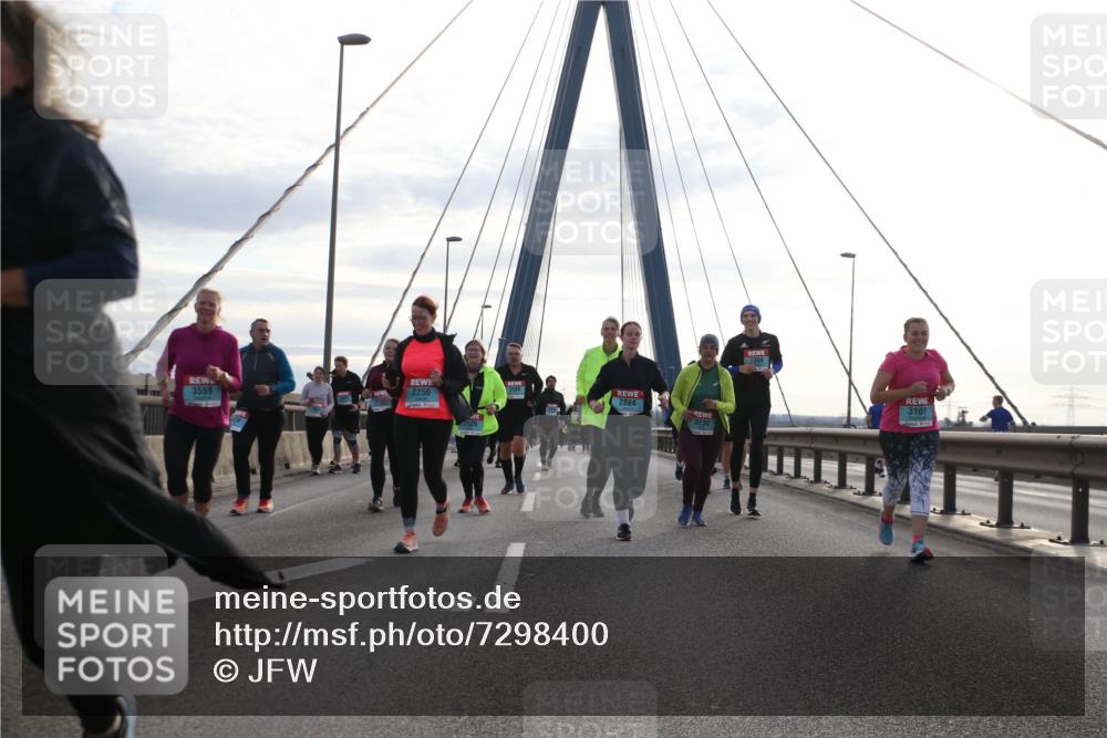 03.10.2024 - Köhlbrandbrückenlauf Jannik Wohlers http://msf.ph/oto/7298400 03.10.2024 09:34:57 Position 1 3559, 2256, 2884, 3230, 3101 meine-sportfotos.de