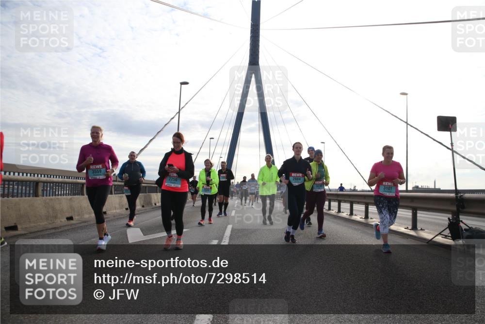 03.10.2024 - Köhlbrandbrückenlauf Jannik Wohlers http://msf.ph/oto/7298514 03.10.2024 09:34:59 Position 1 3559, 2884, 2256, 3230, 3101 meine-sportfotos.de
