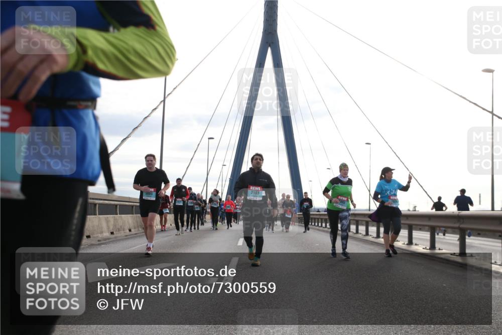 03.10.2024 - Köhlbrandbrückenlauf Jannik Wohlers http://msf.ph/oto/7300559 03.10.2024 09:35:06 Position 1  meine-sportfotos.de