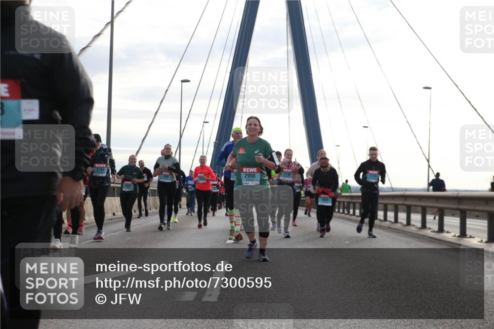 03.10.2024 - Köhlbrandbrückenlauf Jannik Wohlers http://msf.ph/oto/7300595 03.10.2024 09:35:09 Position 1 2782, 2623, 2158, 2950, 2590, 2666 meine-sportfotos.de