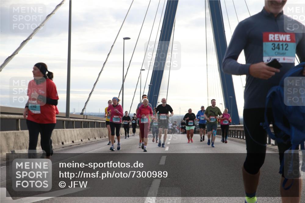03.10.2024 - Köhlbrandbrückenlauf Jannik Wohlers http://msf.ph/oto/7300989 03.10.2024 09:35:20 Position 1 240, 3114, 3115, 3469, 2516, 3412 meine-sportfotos.de