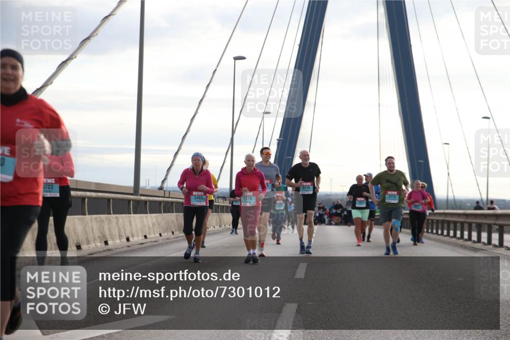 03.10.2024 - Köhlbrandbrückenlauf Jannik Wohlers http://msf.ph/oto/7301012 03.10.2024 09:35:21 Position 1 3722, 3114, 3469, 2516, 3115 meine-sportfotos.de