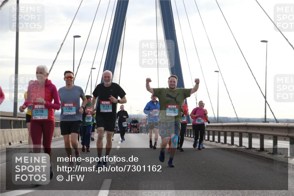 03.10.2024 - Köhlbrandbrückenlauf Jannik Wohlers http://msf.ph/oto/7301162 03.10.2024 09:35:24 Position 1 15, 2516, 1100, 3691, 3114, 3162, 3563, 3115, 3551 meine-sportfotos.de