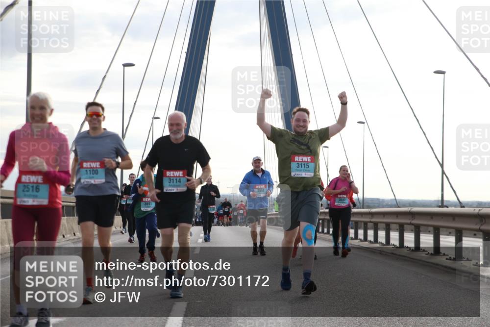 03.10.2024 - Köhlbrandbrückenlauf Jannik Wohlers http://msf.ph/oto/7301172 03.10.2024 09:35:25 Position 1 2516, 1100, 3691, 3114, 3563, 3115, 3551 meine-sportfotos.de