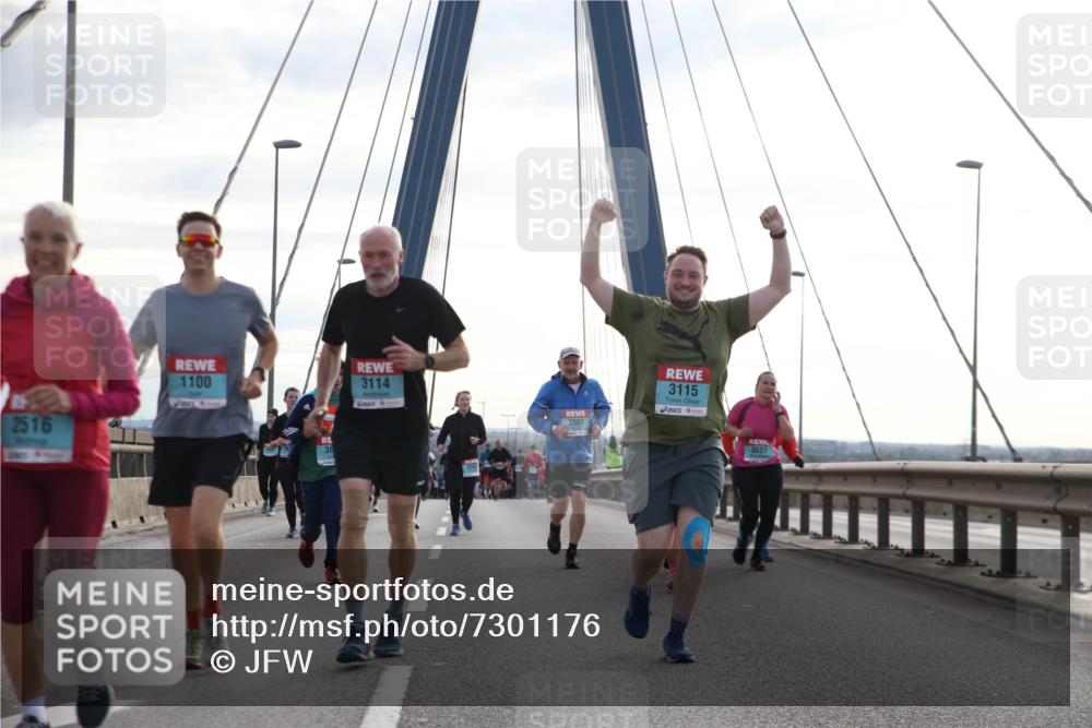03.10.2024 - Köhlbrandbrückenlauf Jannik Wohlers http://msf.ph/oto/7301176 03.10.2024 09:35:25 Position 1 2516, 1100, 36, 3114, 3115, 3563, 3551 meine-sportfotos.de
