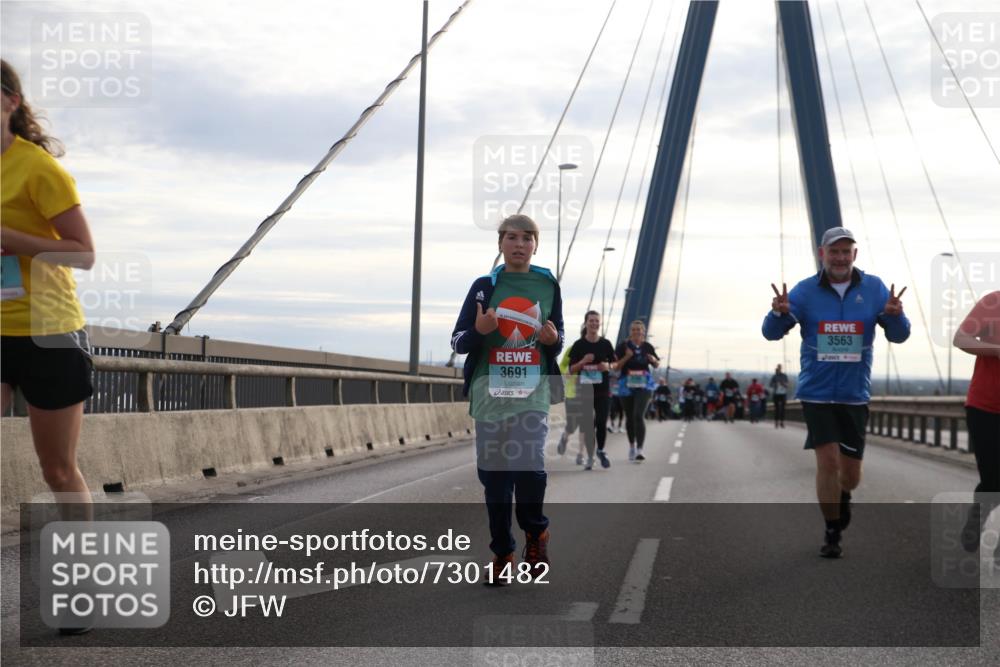 03.10.2024 - Köhlbrandbrückenlauf Jannik Wohlers http://msf.ph/oto/7301482 03.10.2024 09:35:28 Position 1 3691, 3563 meine-sportfotos.de