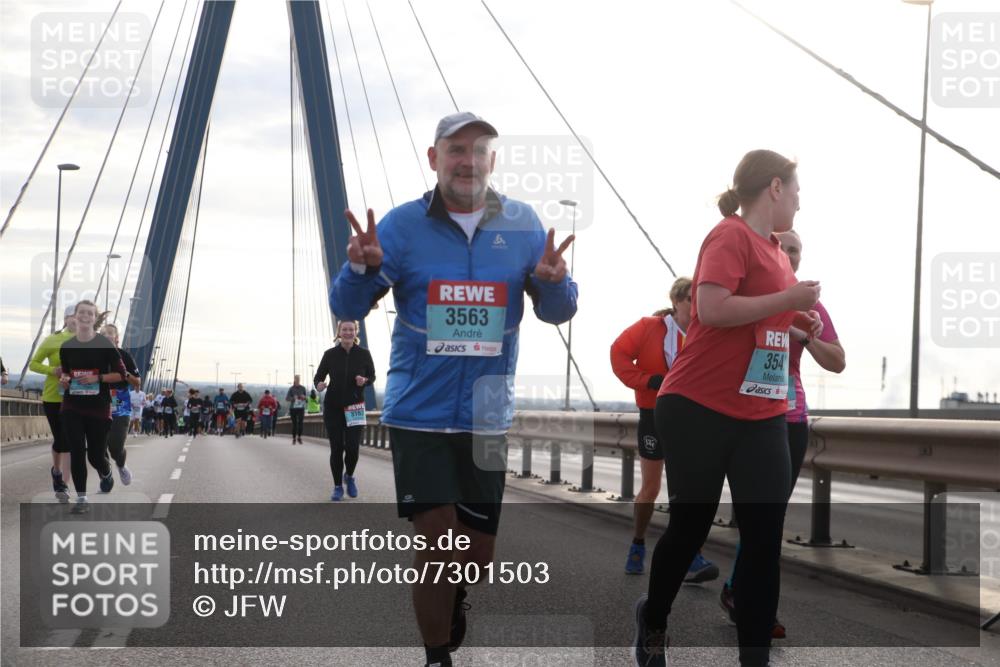 03.10.2024 - Köhlbrandbrückenlauf Jannik Wohlers http://msf.ph/oto/7301503 03.10.2024 09:35:29 Position 1 3162, 3563, 3, 354 meine-sportfotos.de