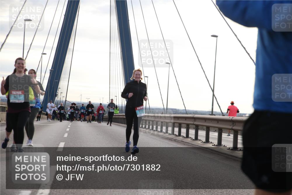 03.10.2024 - Köhlbrandbrückenlauf Jannik Wohlers http://msf.ph/oto/7301882 03.10.2024 09:35:30 Position 1 3252, 3162 meine-sportfotos.de