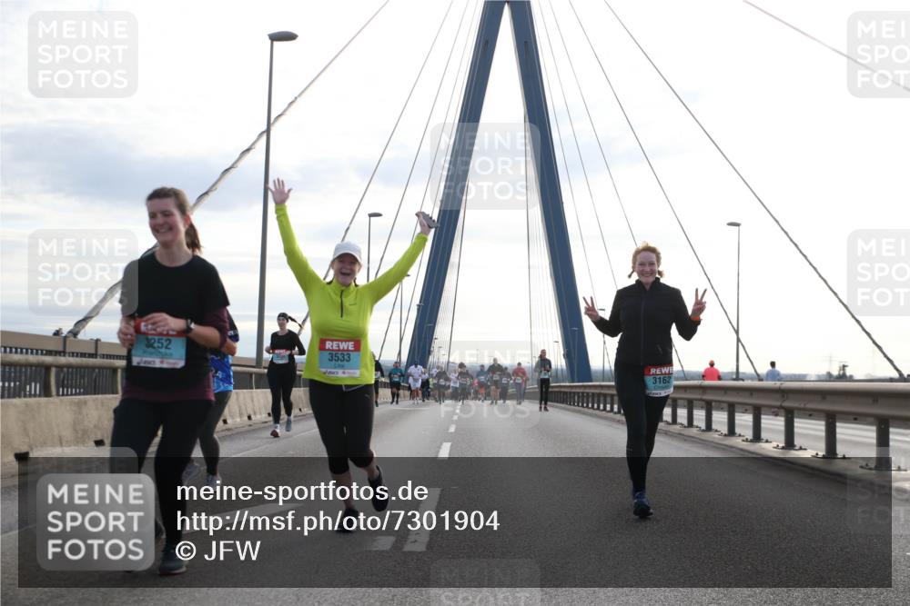 03.10.2024 - Köhlbrandbrückenlauf Jannik Wohlers http://msf.ph/oto/7301904 03.10.2024 09:35:32 Position 1 3252, 3533, 3162 meine-sportfotos.de