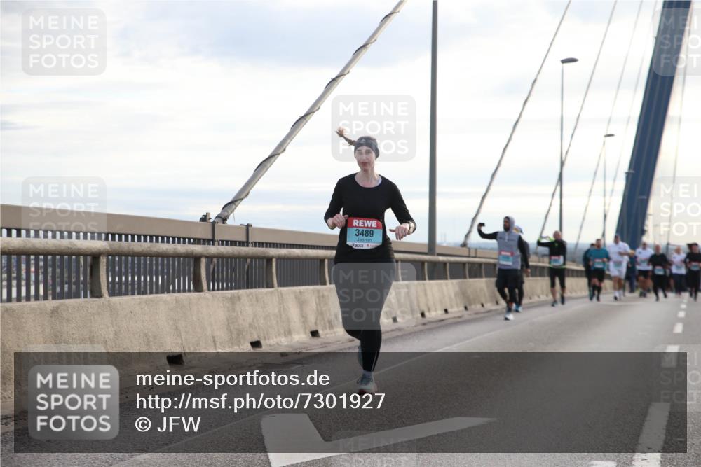 03.10.2024 - Köhlbrandbrückenlauf Jannik Wohlers http://msf.ph/oto/7301927 03.10.2024 09:35:35 Position 1 3489 meine-sportfotos.de