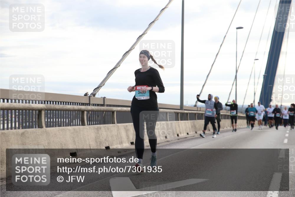03.10.2024 - Köhlbrandbrückenlauf Jannik Wohlers http://msf.ph/oto/7301935 03.10.2024 09:35:36 Position 1 3433 meine-sportfotos.de