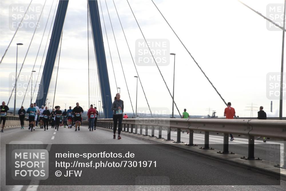 03.10.2024 - Köhlbrandbrückenlauf Jannik Wohlers http://msf.ph/oto/7301971 03.10.2024 09:35:38 Position 1  meine-sportfotos.de