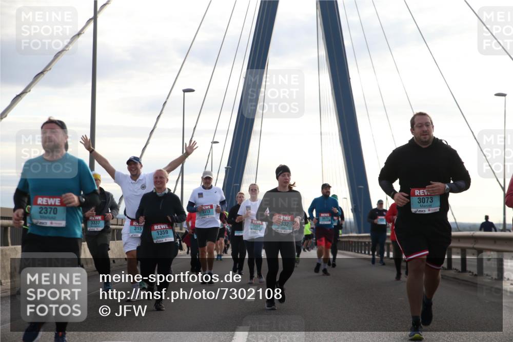 03.10.2024 - Köhlbrandbrückenlauf Jannik Wohlers http://msf.ph/oto/7302108 03.10.2024 09:35:47 Position 1 3073, 2370, 3313, 3671, 332, 3337, 3314, 315, 1359 meine-sportfotos.de
